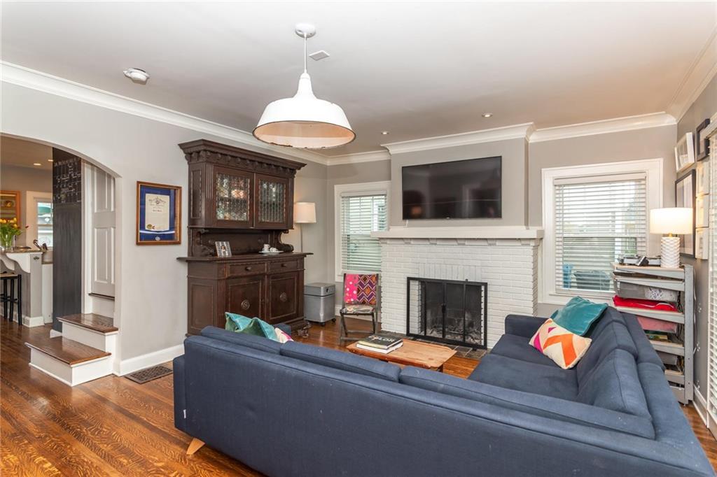 216 Berkley Road Indianapolis, IN 46208 - Photo 12 of 30 Gallery Image 12