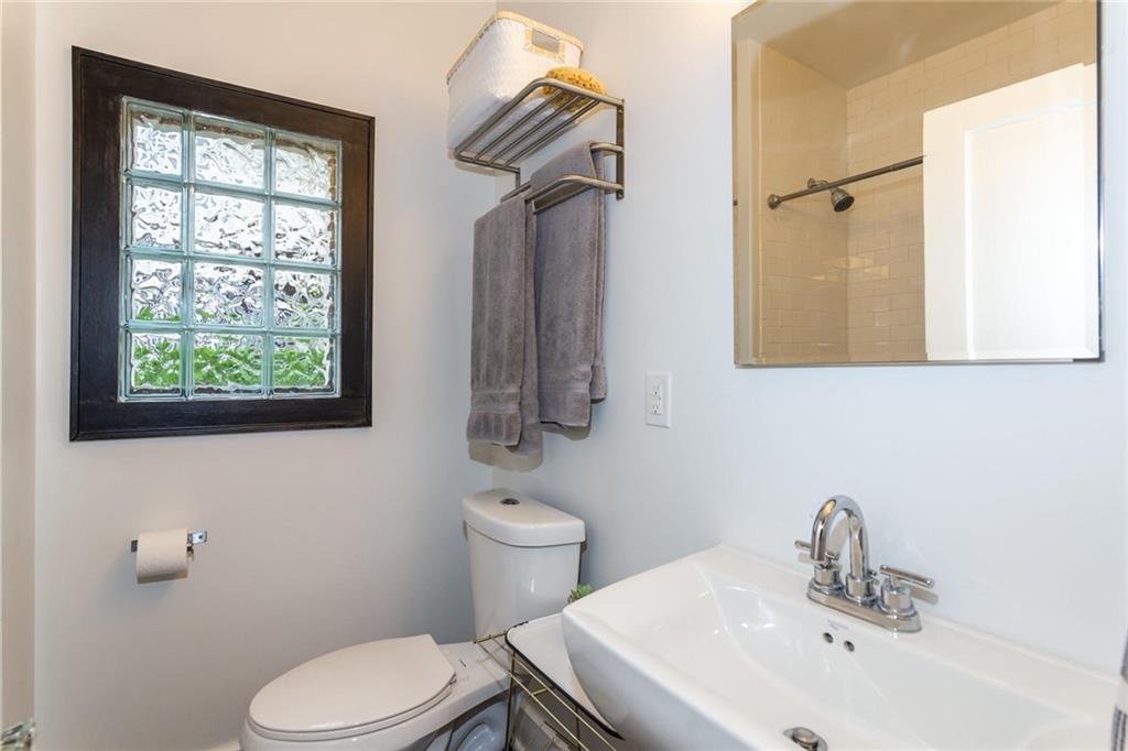 216 Berkley Road Indianapolis, IN 46208 - Photo 20 of 30 Gallery Image 20