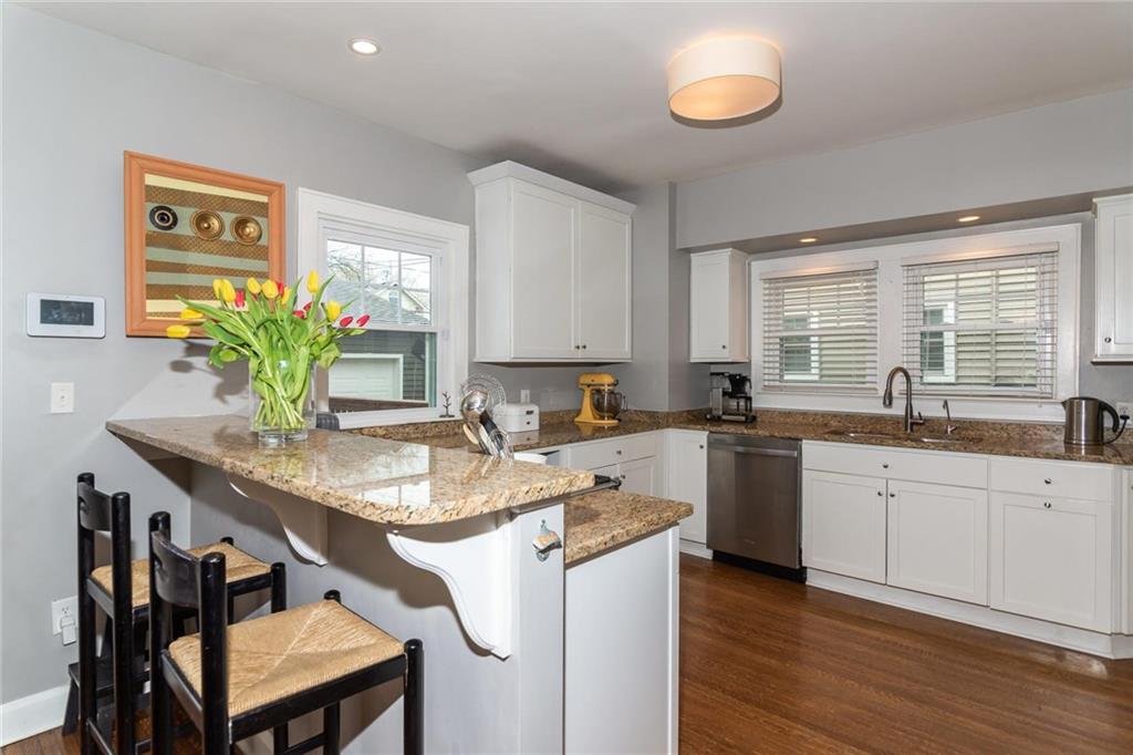 216 Berkley Road Indianapolis, IN 46208 - Photo 7 of 30 Gallery Image 7