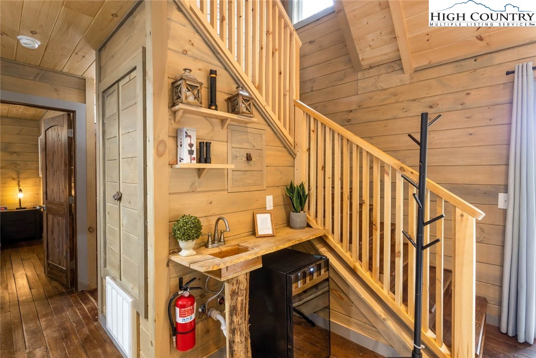 141 Rhododendron Drive Beech Mountain, NC 28604 - Photo 14 of 27 a view of an entryway with wooden floor