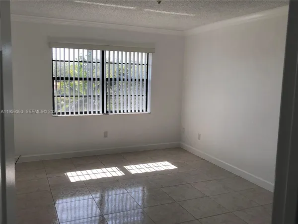 $2,150 | 9301 Southwest 92nd Avenue, Unit A408, Miami, FL 33176