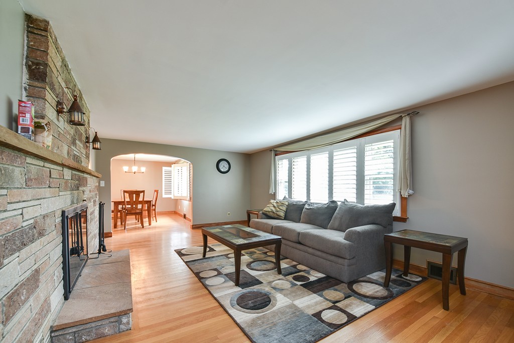 41 Sylvester Road Natick, MA 01760 - Photo 4 of 25 Gallery Image 4
