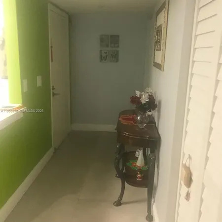 $1,200 | 195 Lakeview Drive, Unit 104, Weston, FL 33326