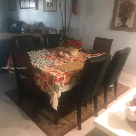 $1,200 | 195 Lakeview Drive, Unit 104, Weston, FL 33326