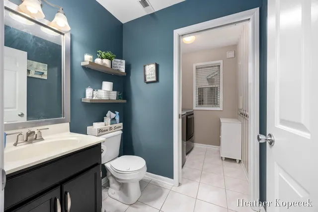 $399,900 | 3695 South Falling Leaf Drive Southeast, Grand Rapids, MI 49512