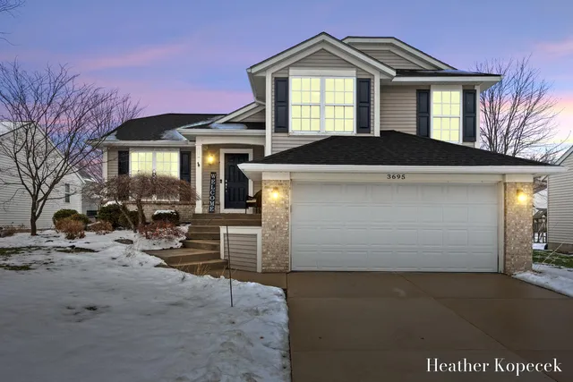 $399,900 | 3695 South Falling Leaf Drive Southeast, Grand Rapids, MI 49512