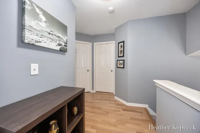 $399,900 | 3695 South Falling Leaf Drive Southeast, Grand Rapids, MI 49512