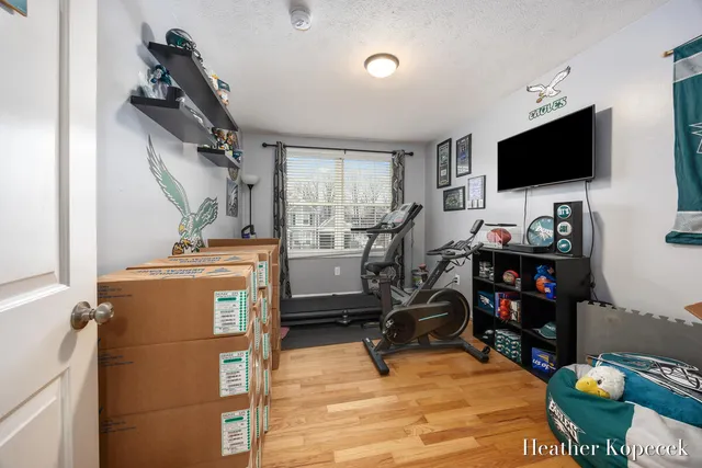 $399,900 | 3695 South Falling Leaf Drive Southeast, Grand Rapids, MI 49512