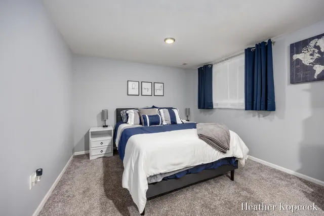 $399,900 | 3695 South Falling Leaf Drive Southeast, Grand Rapids, MI 49512