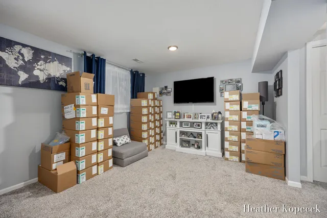 $399,900 | 3695 South Falling Leaf Drive Southeast, Grand Rapids, MI 49512