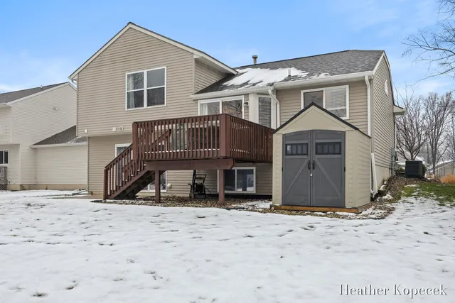 $399,900 | 3695 South Falling Leaf Drive Southeast, Grand Rapids, MI 49512