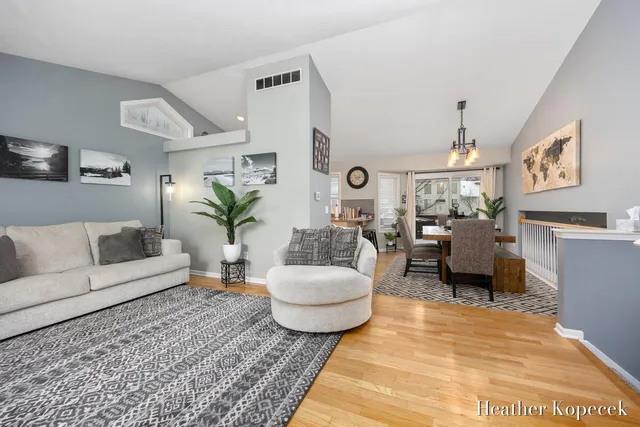 $399,900 | 3695 South Falling Leaf Drive Southeast, Grand Rapids, MI 49512