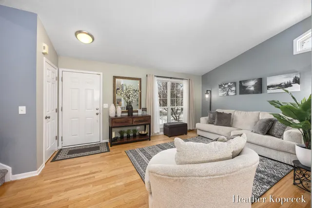 $399,900 | 3695 South Falling Leaf Drive Southeast, Grand Rapids, MI 49512