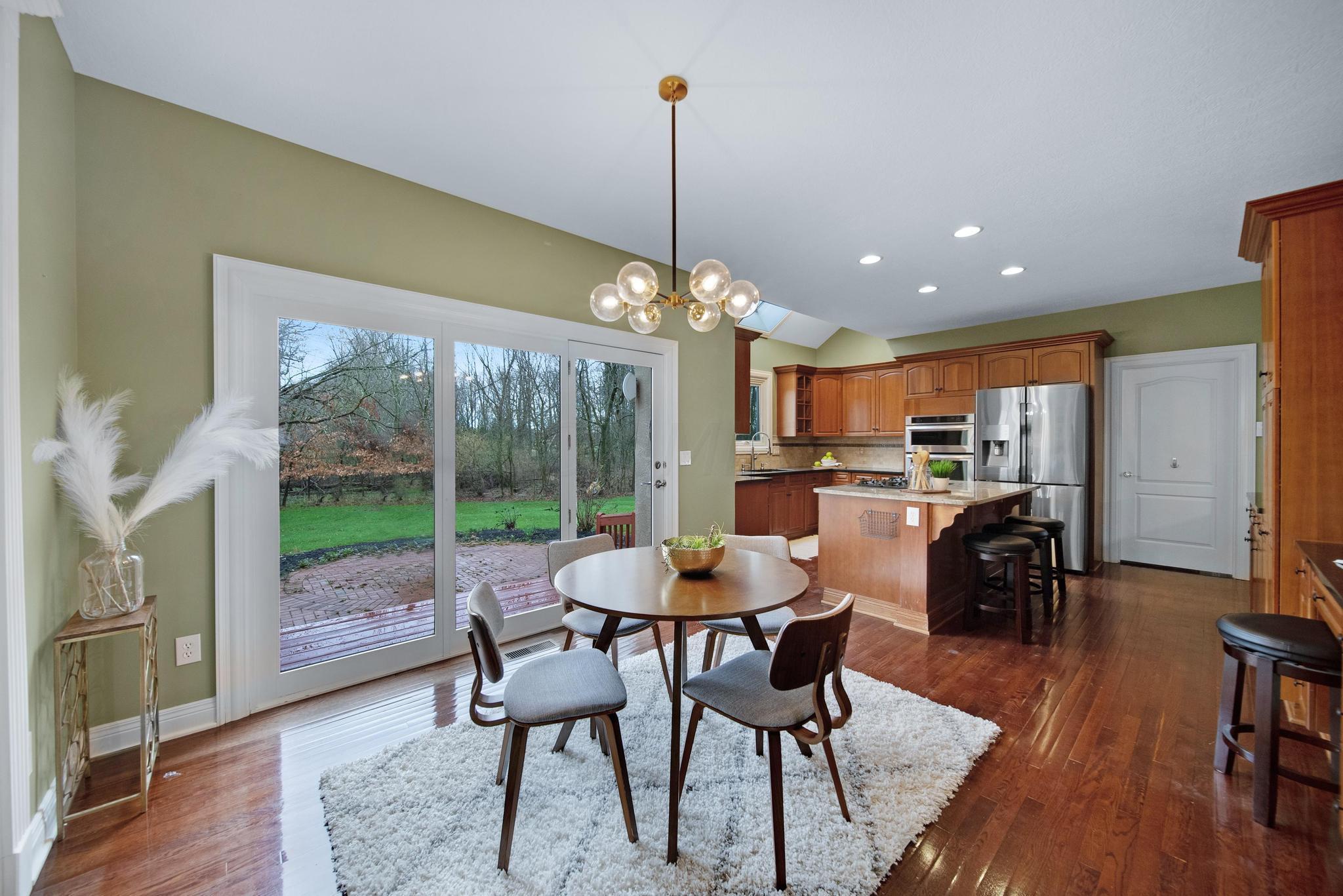 8075 Rookery Way Westerville, OH 43082 - Photo 11 of 55 Kitchen w/Dining Space