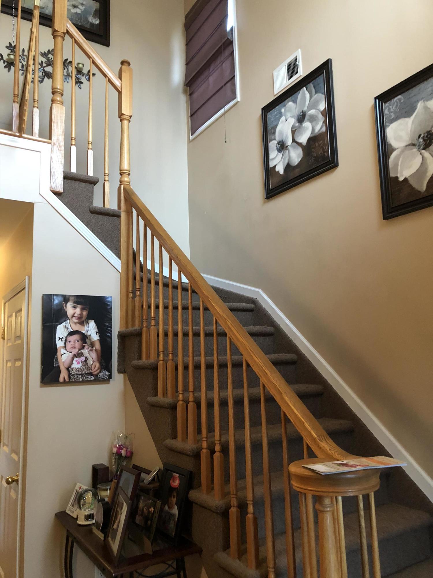 4650 Amboy Road Staten Island, NY 10312 - Photo 5 of 23 BEAUTIFUL STAIRCSE