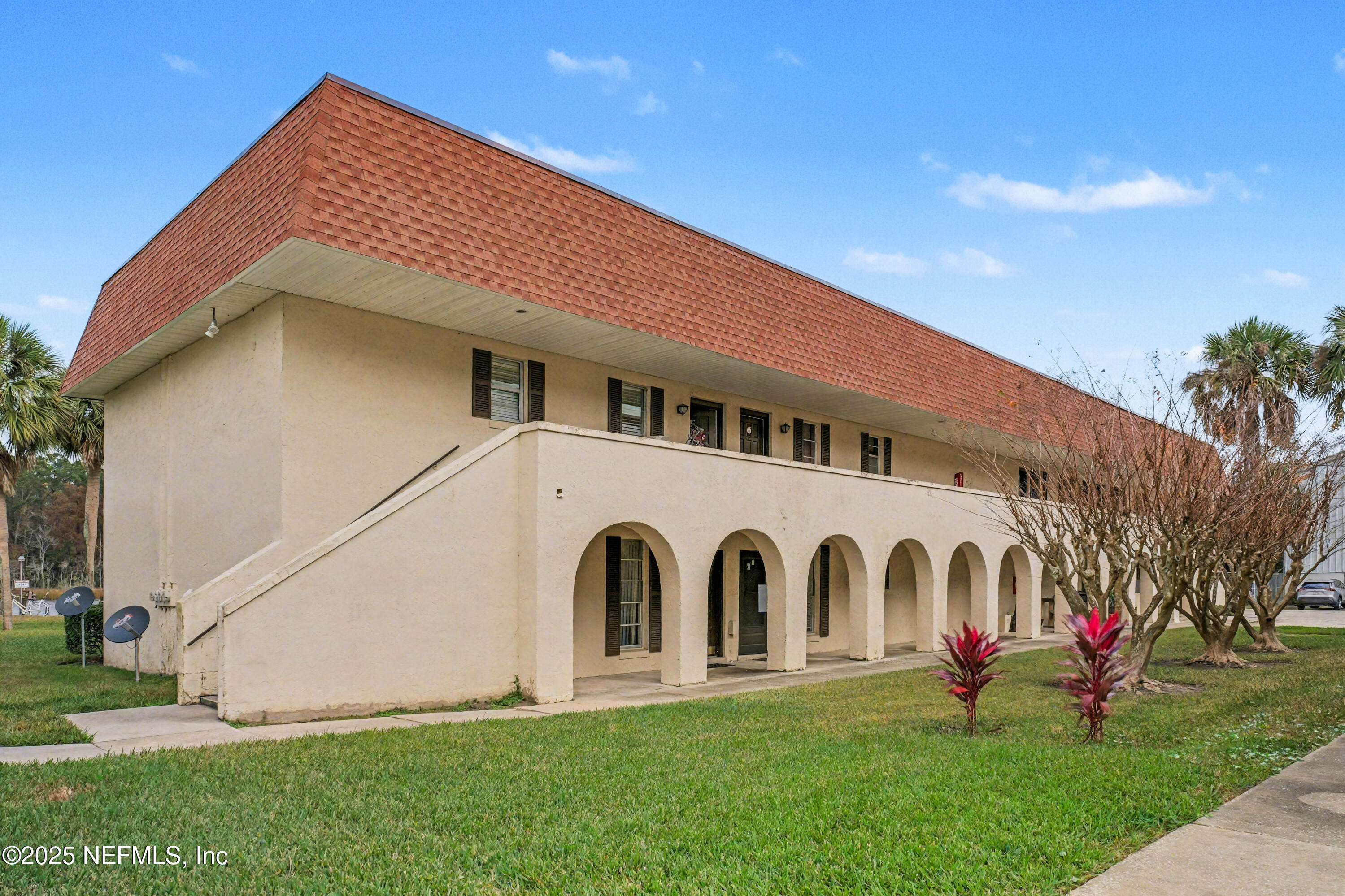 1530 El Prado Road, Unit 1 Jacksonville, FL 32216 - Photo 14 of 15 a front view of house with garden