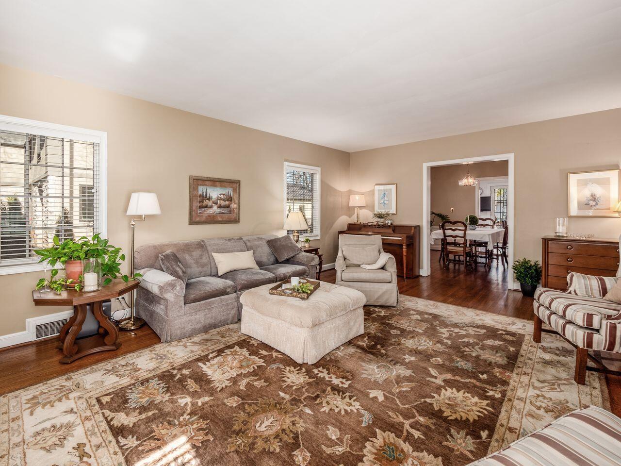 2620 Berwyn Road Columbus, OH 43221 - Photo 7 of 39 A_2620_Berwyn_013