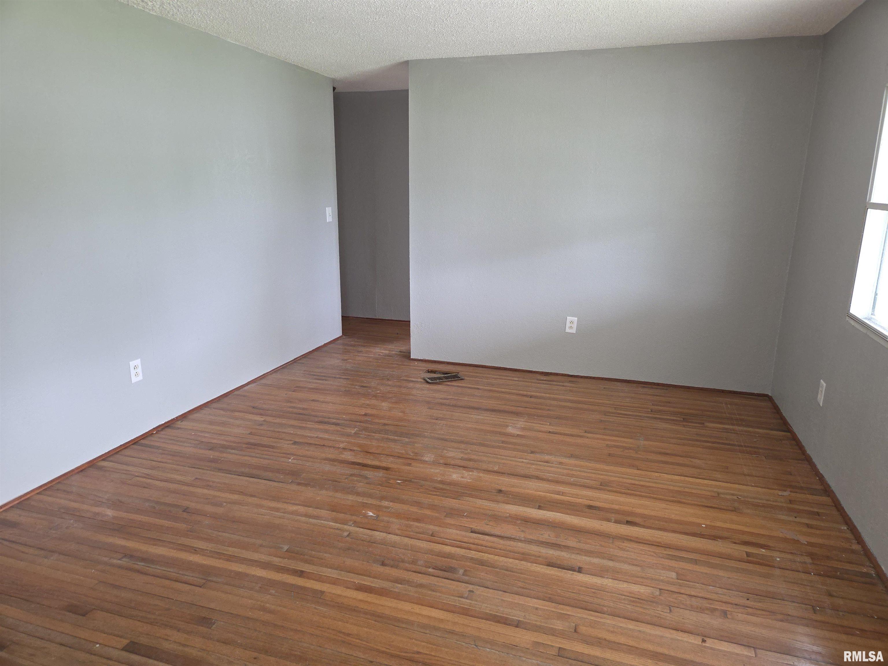 201 3rd Street Christopher, IL 62822 - Photo 11 of 27