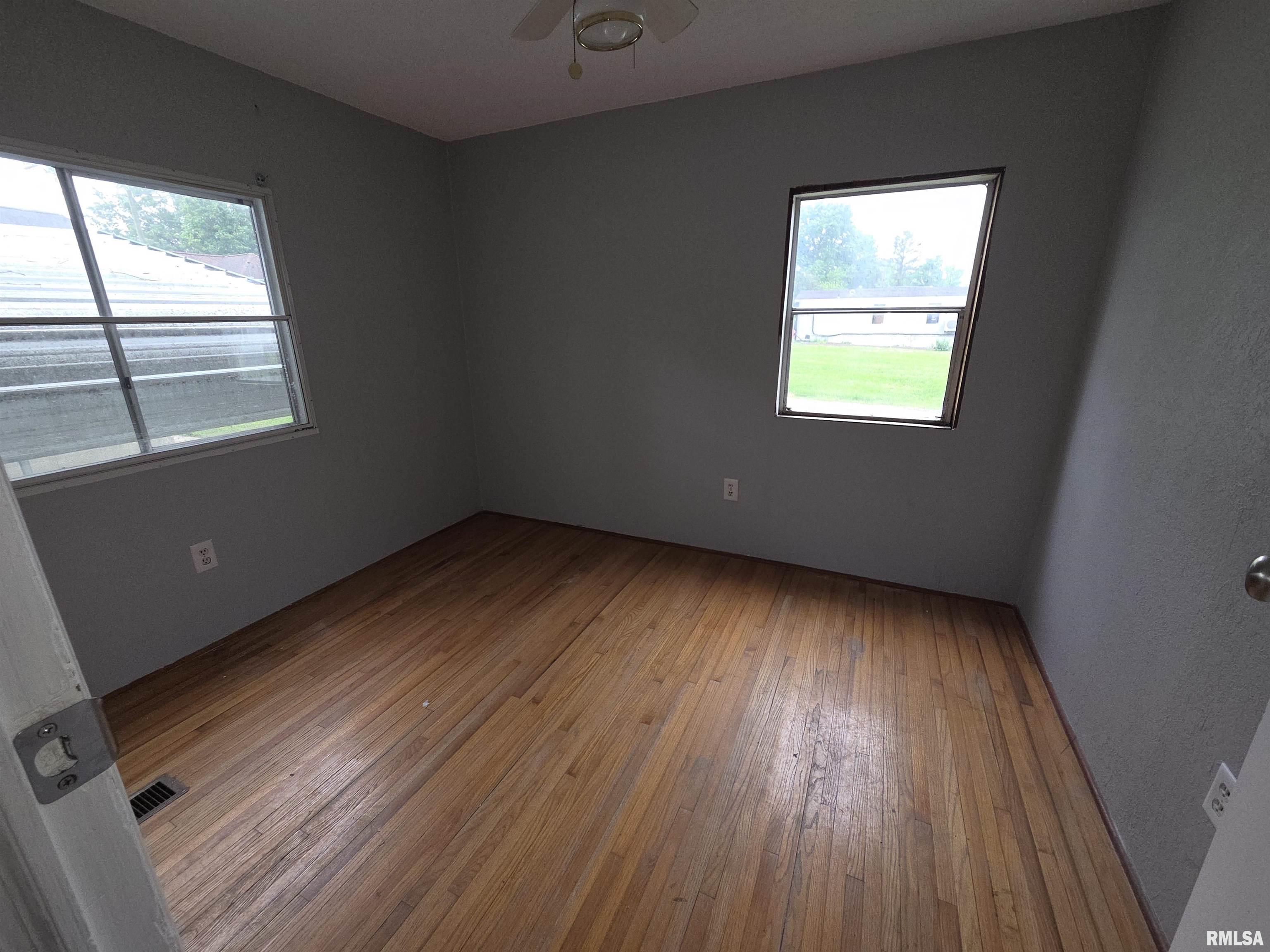 201 3rd Street Christopher, IL 62822 - Photo 13 of 27