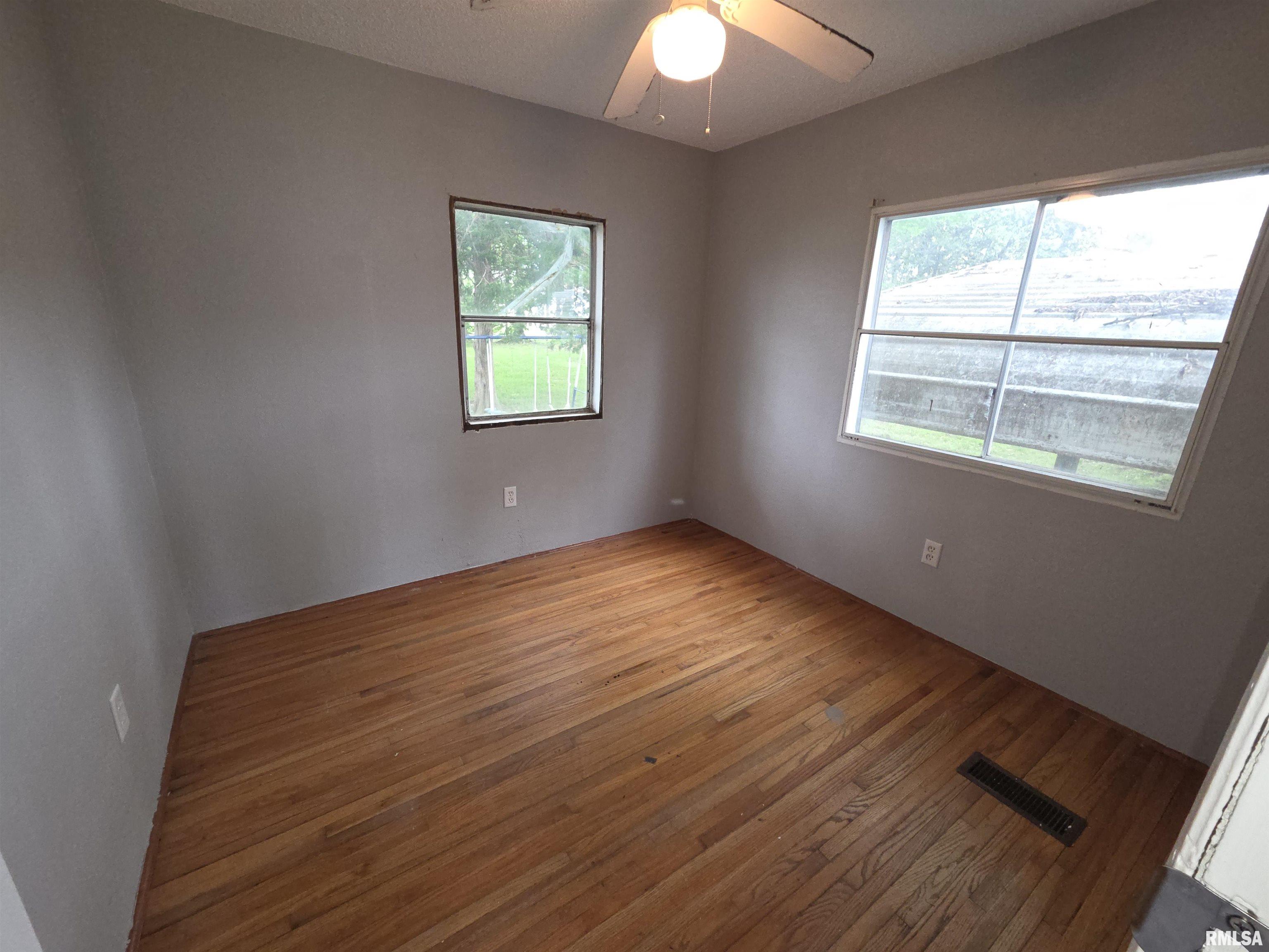 201 3rd Street Christopher, IL 62822 - Photo 14 of 27