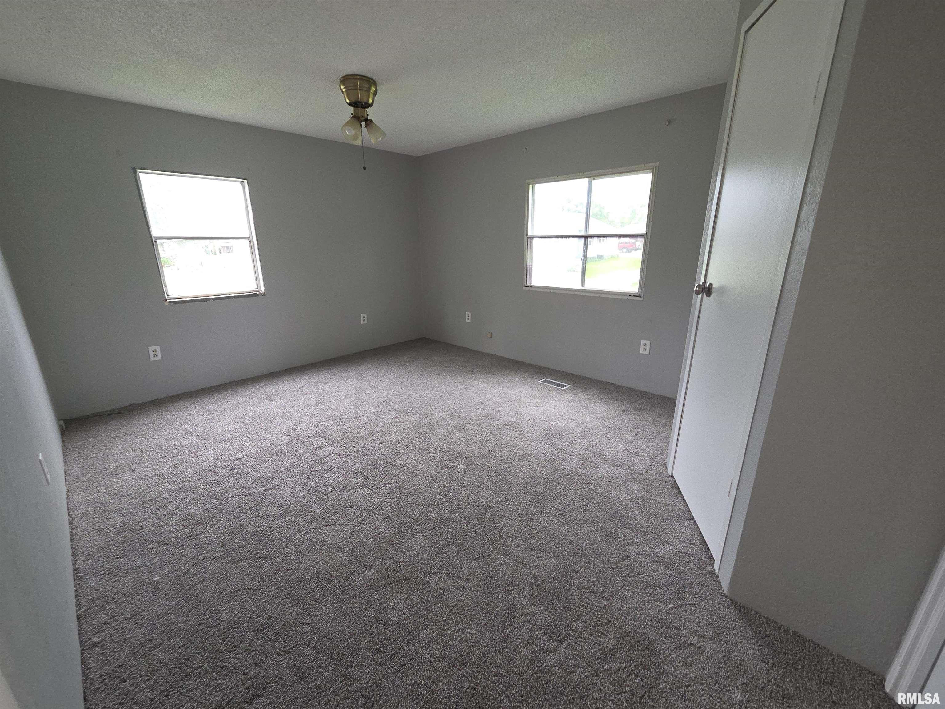 201 3rd Street Christopher, IL 62822 - Photo 22 of 27