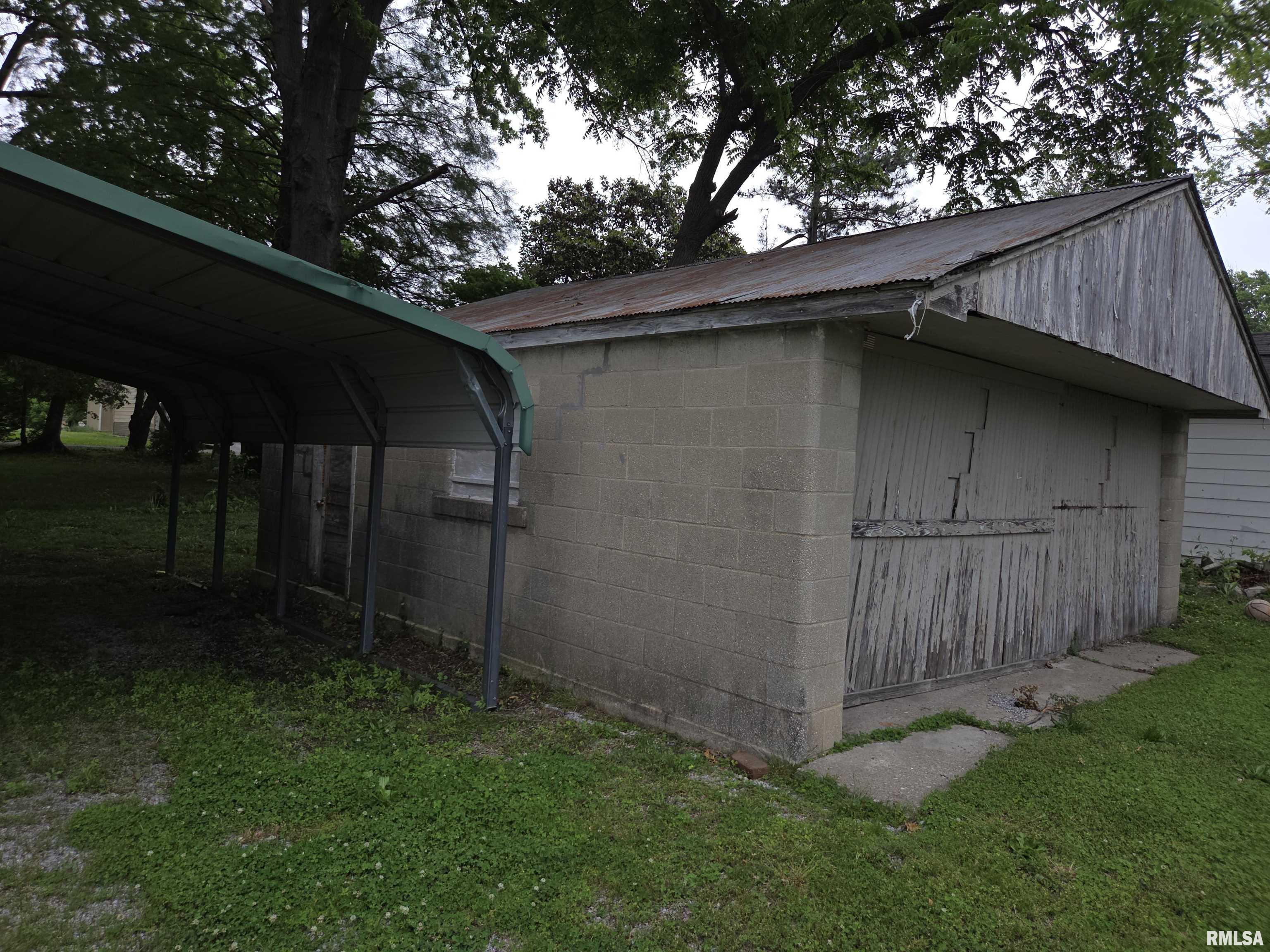 201 3rd Street Christopher, IL 62822 - Photo 5 of 27