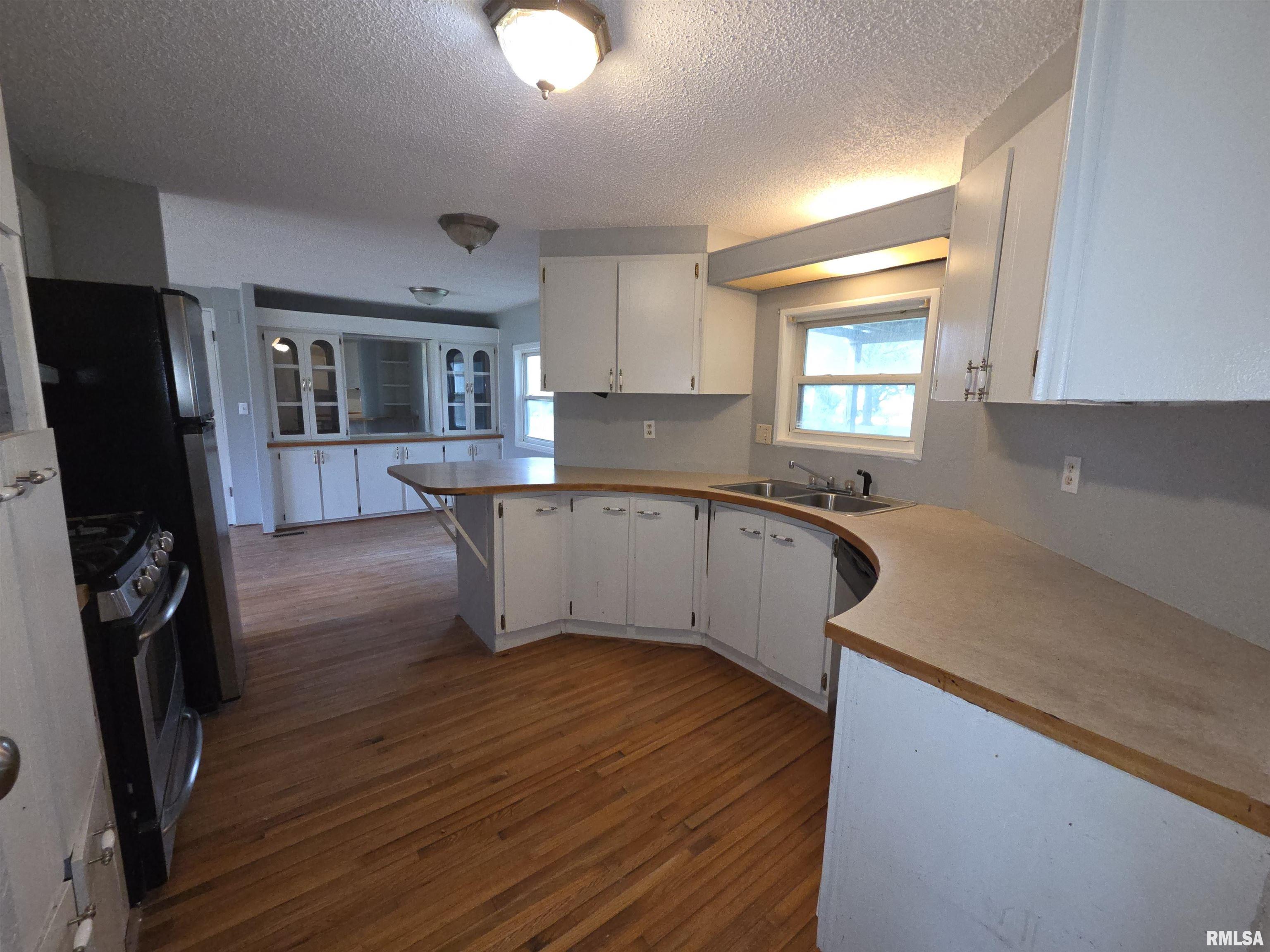 201 3rd Street Christopher, IL 62822 - Photo 7 of 27