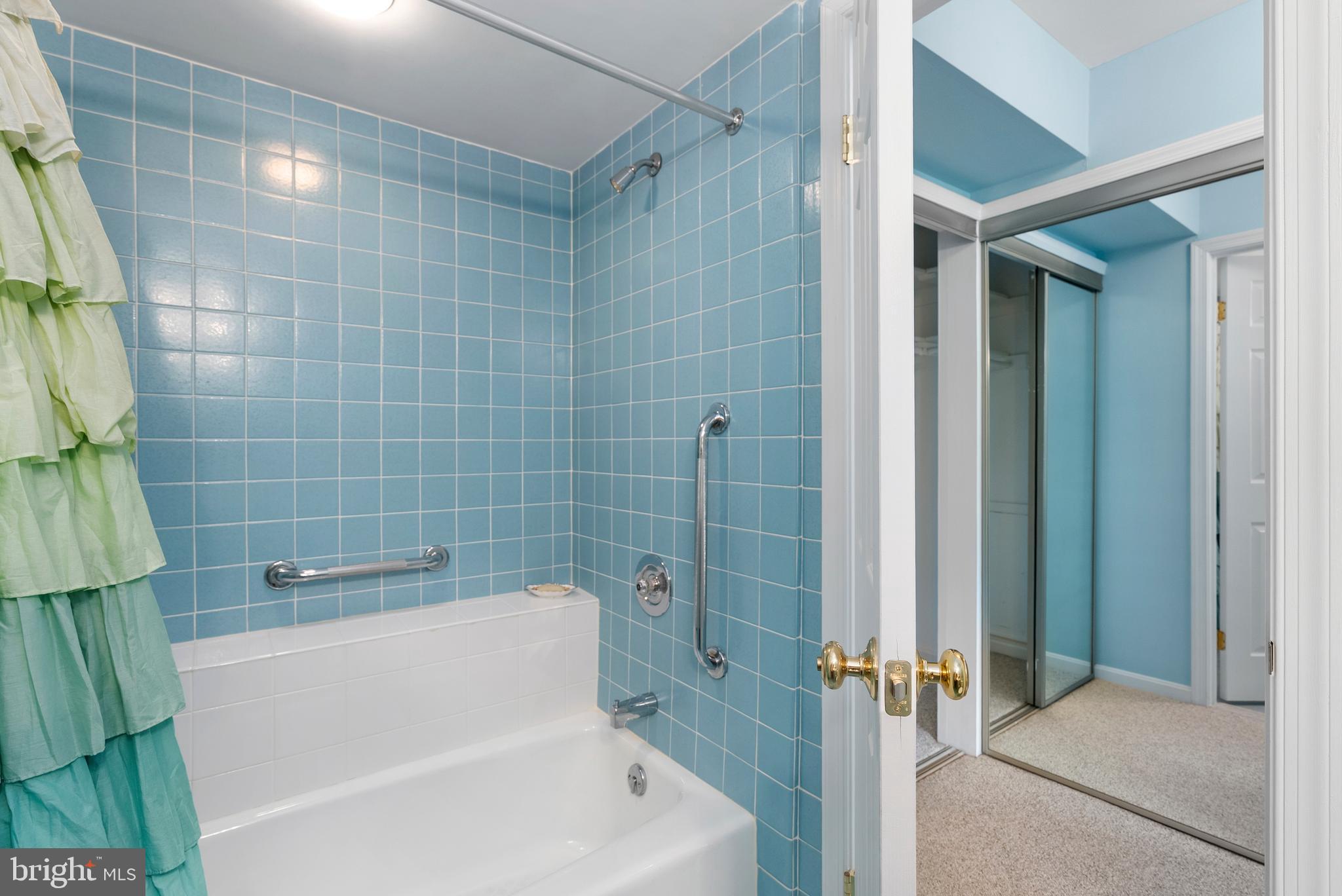 7 Spring House Road Lutherville-Timonium, MD 21093 - Photo 32 of 50 Upper Level Full Bath