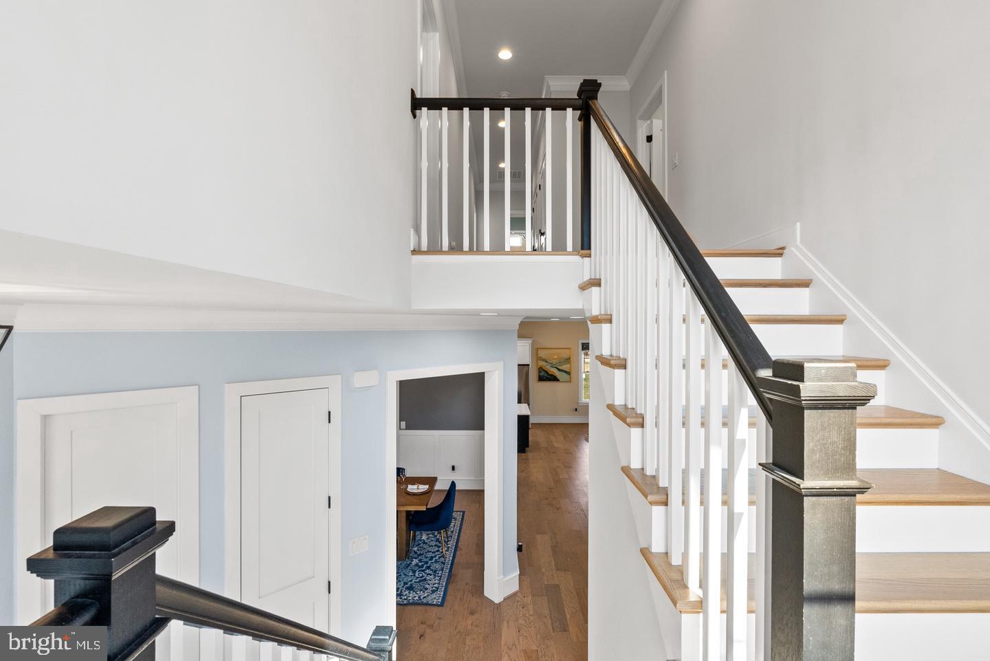 8633 Fort Hunt Road Alexandria, VA 22308 - Photo 28 of 62 Heading upstairs