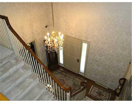 31 Fitzwilliams Road Washington, PA 15301 - Photo 3 of 18 Entry/Foyer.