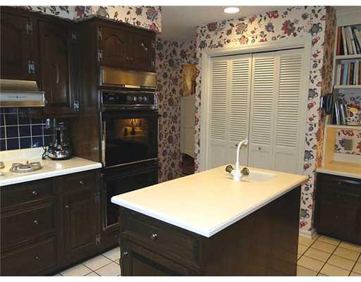 31 Fitzwilliams Road Washington, PA 15301 - Photo 8 of 18 Kitchen.