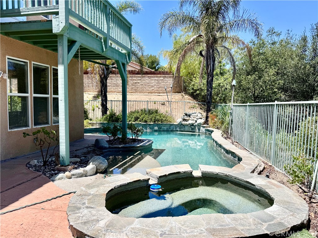 28463 Cascade Road Castaic, CA 91384 - Photo 3 of 16