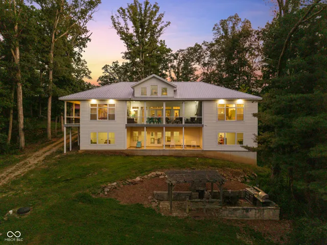 $779,000 | 14000 West Lake Road, Seymour, IN 47274