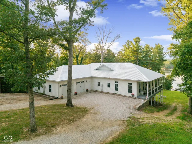 $779,000 | 14000 West Lake Road, Seymour, IN 47274