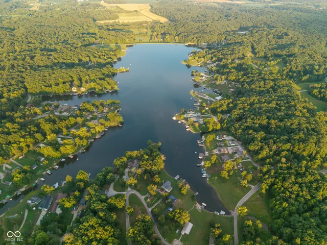 $779,000 | 14000 West Lake Road, Seymour, IN 47274