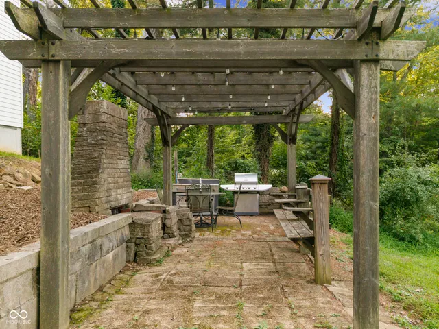 $779,000 | 14000 West Lake Road, Seymour, IN 47274