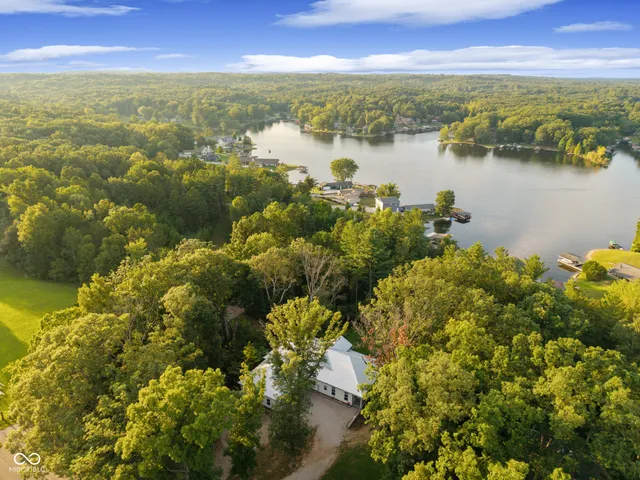 $779,000 | 14000 West Lake Road, Seymour, IN 47274