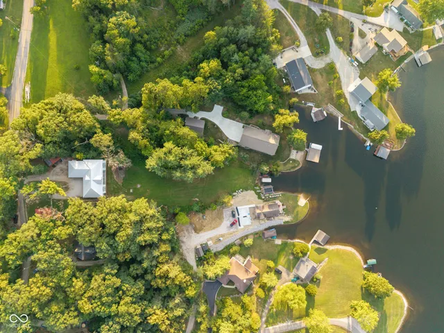 $779,000 | 14000 West Lake Road, Seymour, IN 47274