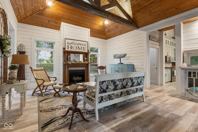 $779,000 | 14000 West Lake Road, Seymour, IN 47274