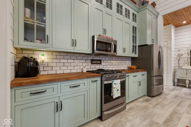 $779,000 | 14000 West Lake Road, Seymour, IN 47274