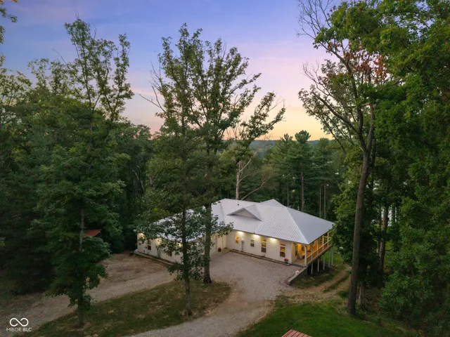 $779,000 | 14000 West Lake Road, Seymour, IN 47274