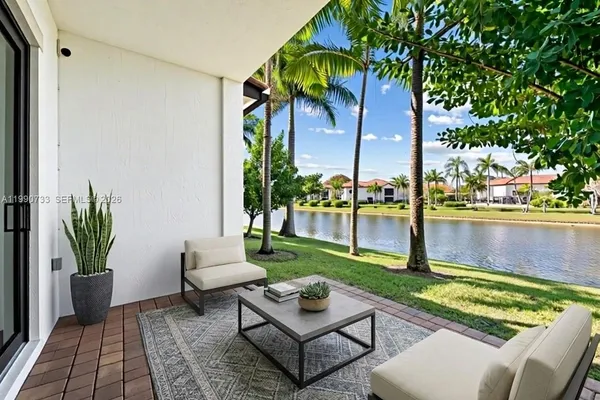 $625,000 | 11724 Southwest 13th Lane, Pembroke Pines, FL 33025