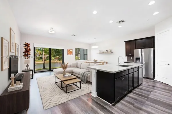 $625,000 | 11724 Southwest 13th Lane, Pembroke Pines, FL 33025
