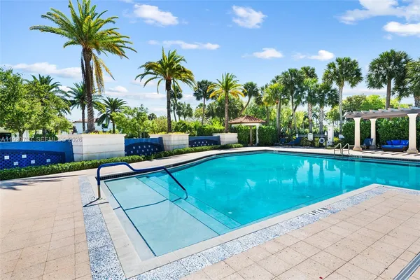 $625,000 | 11724 Southwest 13th Lane, Pembroke Pines, FL 33025