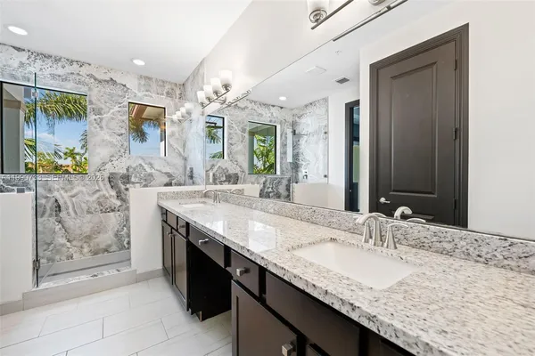 $625,000 | 11724 Southwest 13th Lane, Pembroke Pines, FL 33025