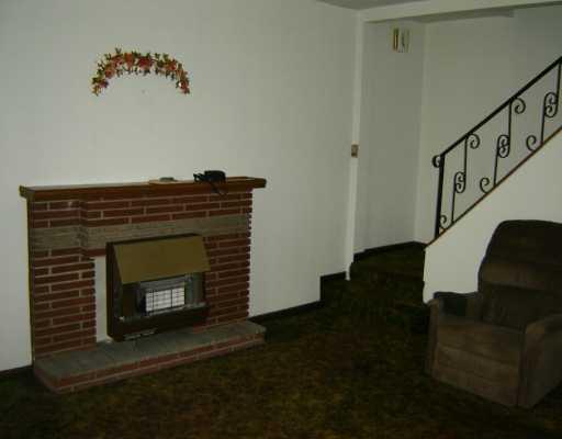76 Highland Avenue McKees Rocks, PA 15136 - Photo 3 of 6 Living Room.