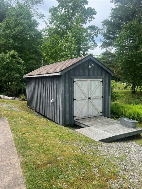 147 Battey Meetinghouse Road Scituate, RI 02857 - Photo 33 of 35