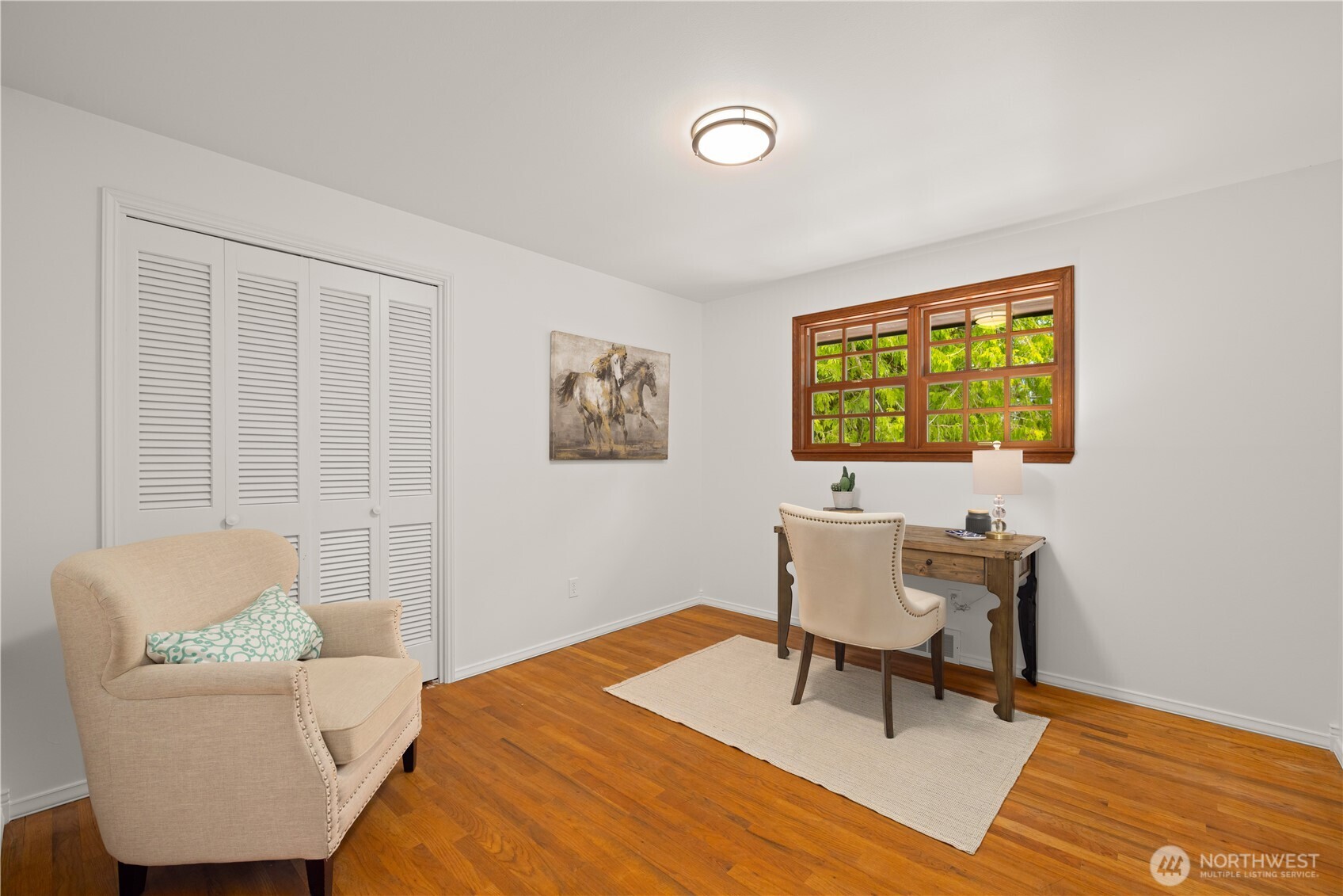 18615 81st Avenue West Edmonds, WA 98026 - Photo 17 of 37 a workspace with furniture and a window
