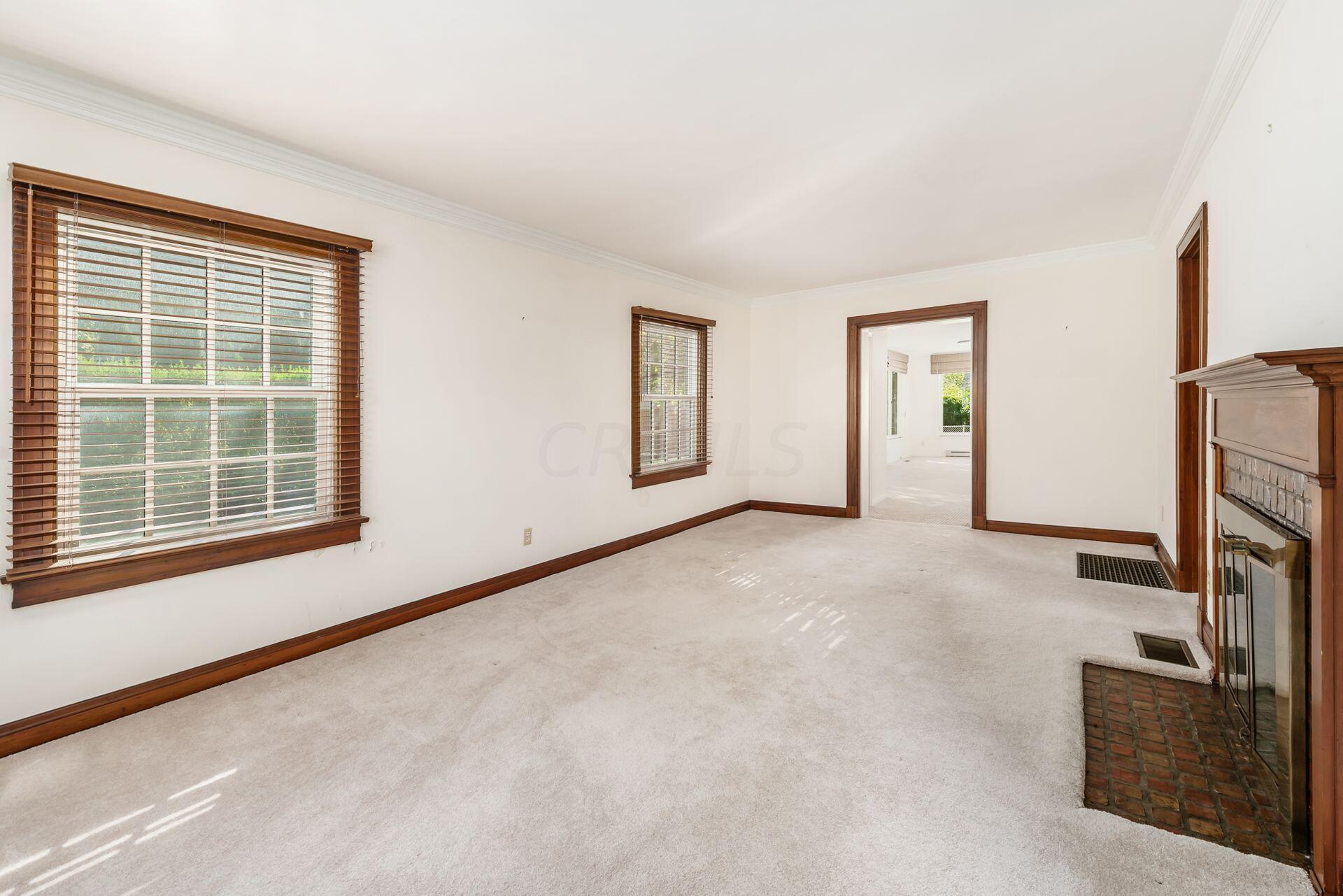 99 North Cassingham Road Columbus, OH 43209 - Photo 2 of 29 04_99 N Cassingham Rd, Columbus, OH 4320