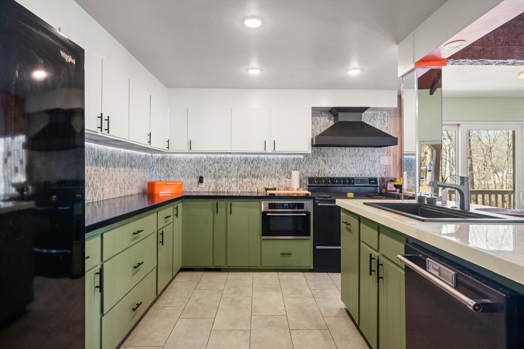 4 Thayer Farm Road Attleboro, MA 02703 - Photo 31 of 42 Gallery Image 31